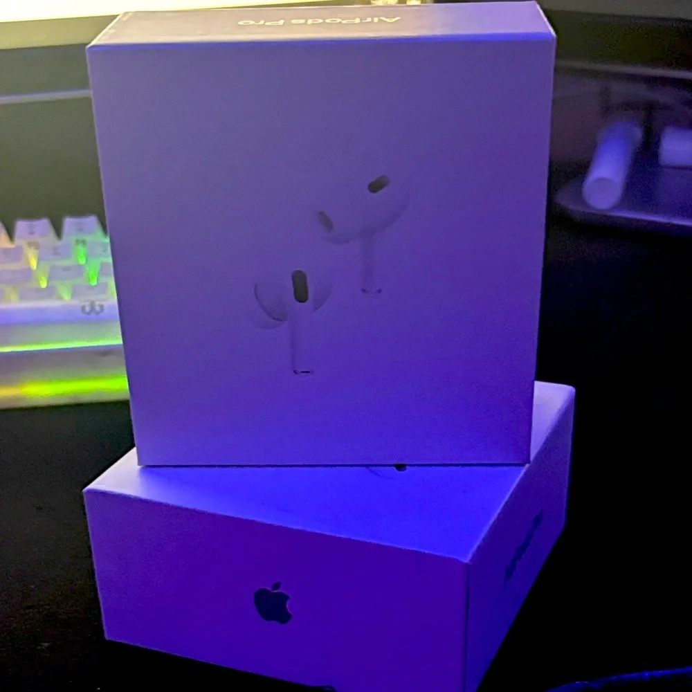 Apple AirPods Pro with Wireless Charging Case